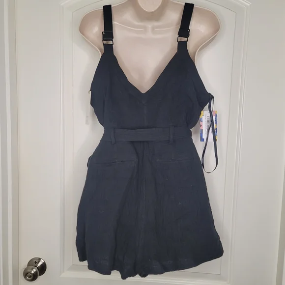 Black Lightweight Sleeveless Wrap Romper with Tie Waist - Picture 3 of 4